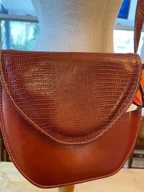 Structured Brown Leather Crossbody Bag with Textured Flap